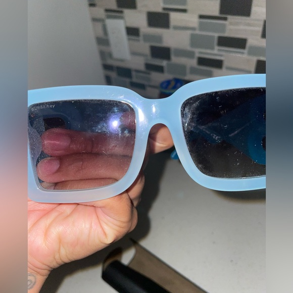 Authentic Burberry sunglasses - Picture 1 of 6